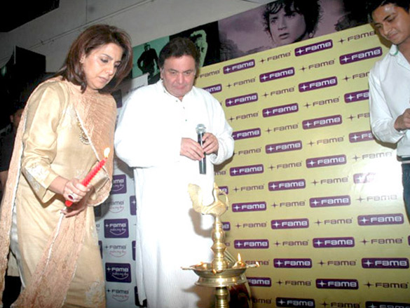 rishi kapoor and neetu singh celebrate diwali with kids at fame cinemas 3