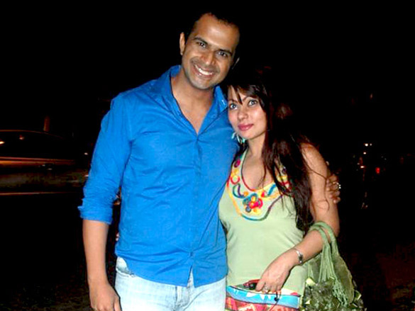 riteish deshmukh at yellow tree cafe anniversary bash 13