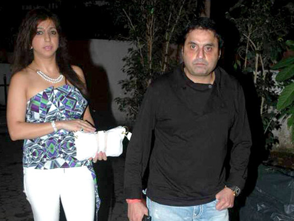 anil kapoor and perizaad snapped at dinner with friends play 7
