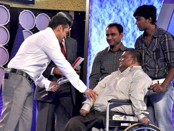 salman khan graces ibn7 super idols awards 8
