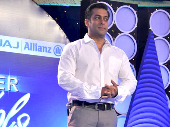 salman khan graces ibn7 super idols awards 9