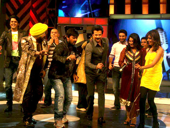 anil kapoor on the sets of sa re ga ma pa singing superstar 3