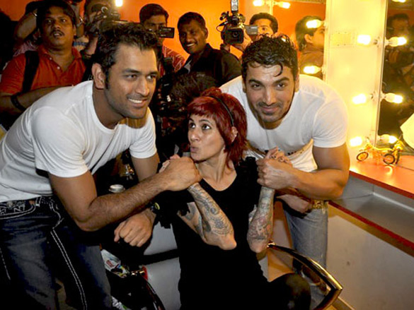 john and dhoni style each other at mad o wat salon 3
