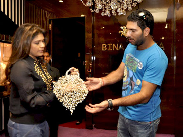 yuvraj singh graces bina goenkas jewellery preview 5