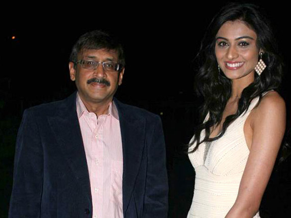 neha hinge at casino royale race press meet 9