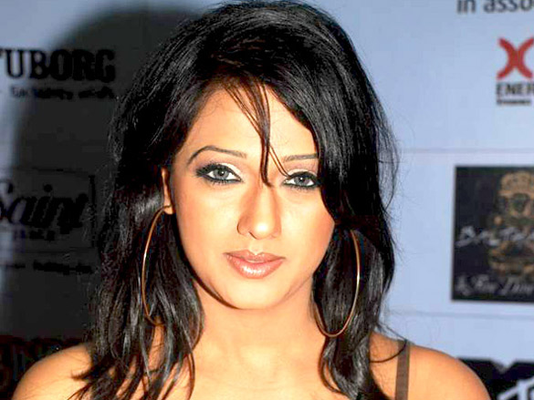 shweta salve and anushka manchanda at sunburn goa 2010 festival bash 7