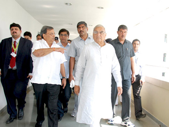 chief minister bhupinder singh hooda visits whistling woods international 3