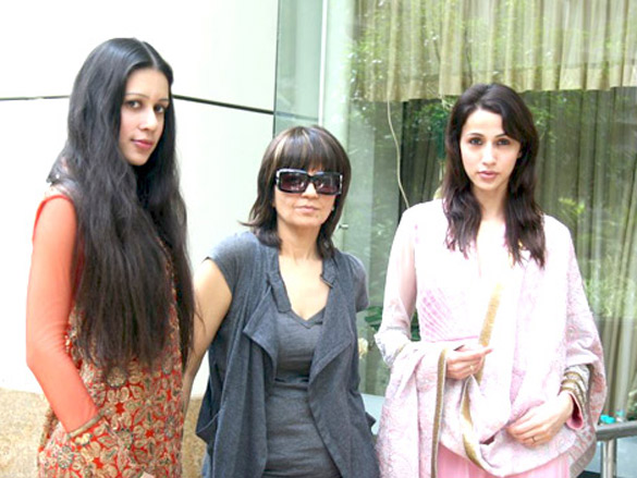 neeta lulla showcases her fittings at amby valley fashion week 2