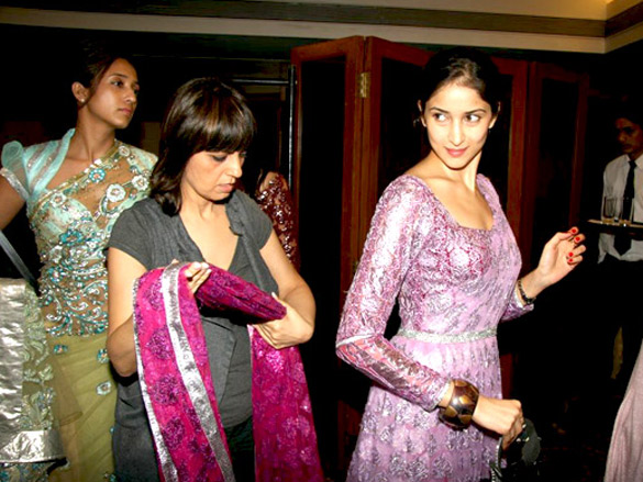 neeta lulla showcases her fittings at amby valley fashion week 8