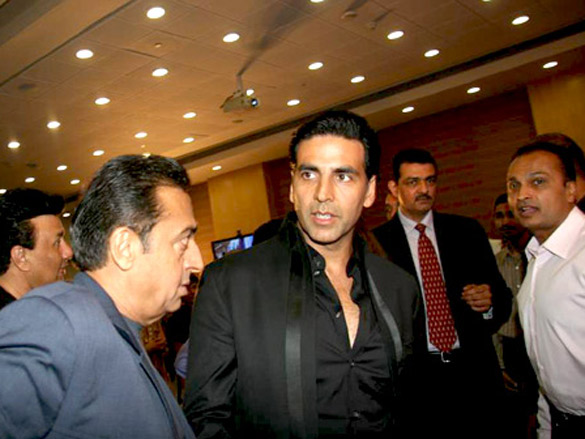 akshay kumar at dhirubai ambani hospital to launch centre for sport medicine 5
