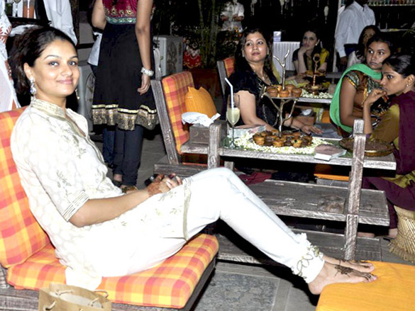 akshay kumar twinkle and dimple grace karva chauth celebrations 12