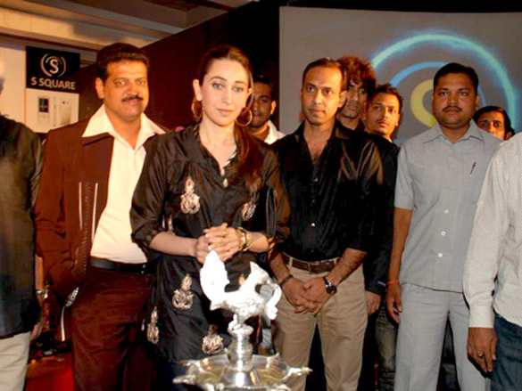 karisma launches s square mobile amidst chaos 2