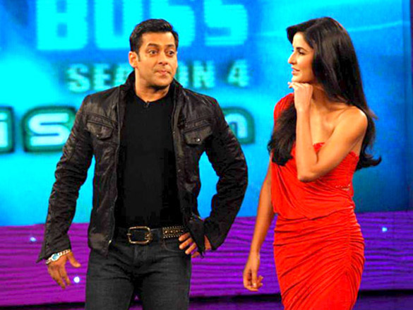 salman khan and katrina kaif on the sets of bigg boss 4 6