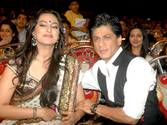 amitabh aamir srk salman and hrithik grace umang police show 13