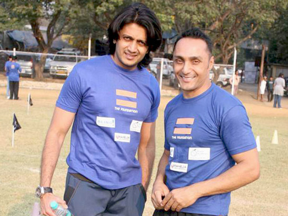 riteish deshmukh with rahul bose at the foundation event 11