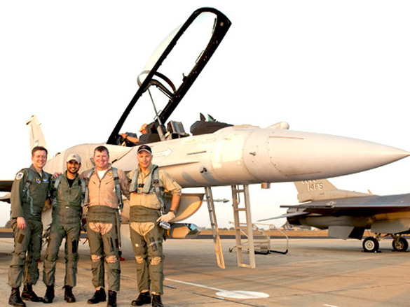 on the sets of mausam 25
