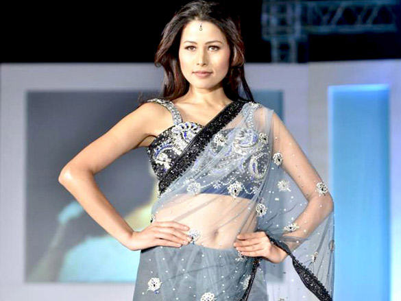 top models walk the ramp for brands at india fashion forum 9