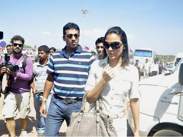 lara dutta and mahesh bhupathi arrive in goa for wedding celebrations 7