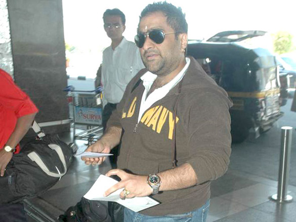 various celebs snapped at mumbai airport 7