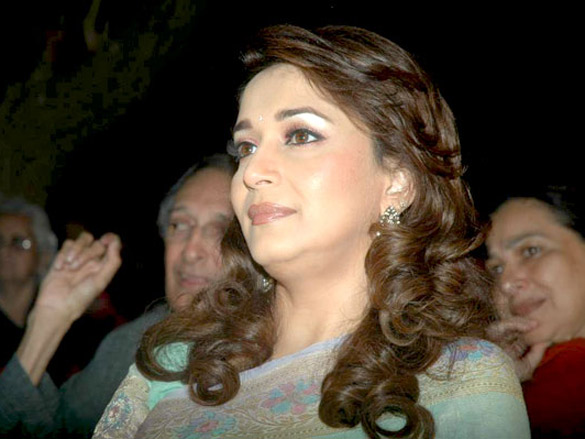 madhuri at hamara juhu festival 7
