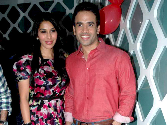 tusshar sophie and ekta at valentine event for singles 8