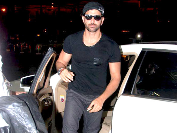 hrithik roshan leaves for star parivaar awards 2011 in venetian macau 8