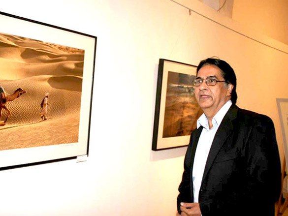 ajitabh bachchan and kapil dev at art htu lens exhibition 6