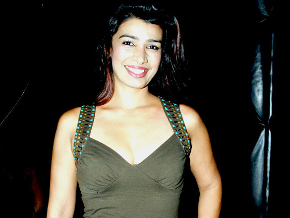 hrishita mink and shravan with jeetu singh at press meet 9
