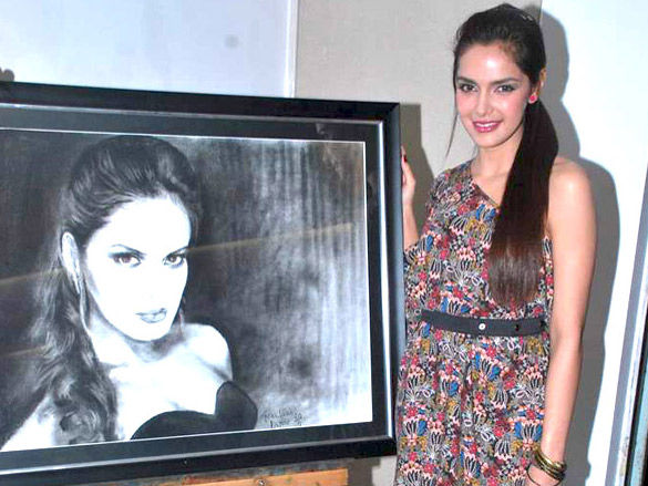 shazahn padamsee graces art event 3