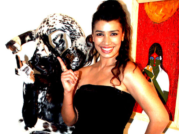 mink and jackie shroff at painting exhibition by women art foundation 7