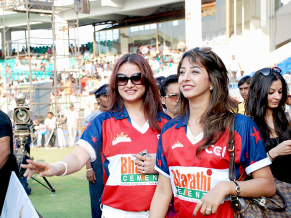 salman khan and genelia dsouza at ccl vizag cricket match 7