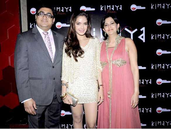 shazahn padamsee and kunal kapoor at the launch of kimaya wines 2