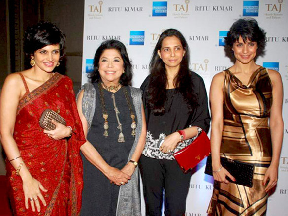 lara dutta dia mandira and shabana at ritu kumar show 6