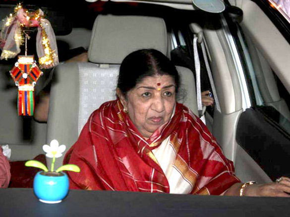 dharmendra and lata at mi marathi awards 7