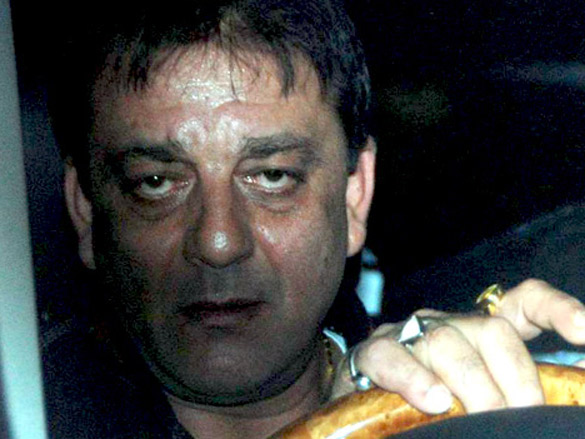 sanjay dutt returns from bangkok 7