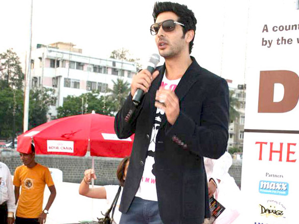 zayed khan at farzana contractors dog show 5