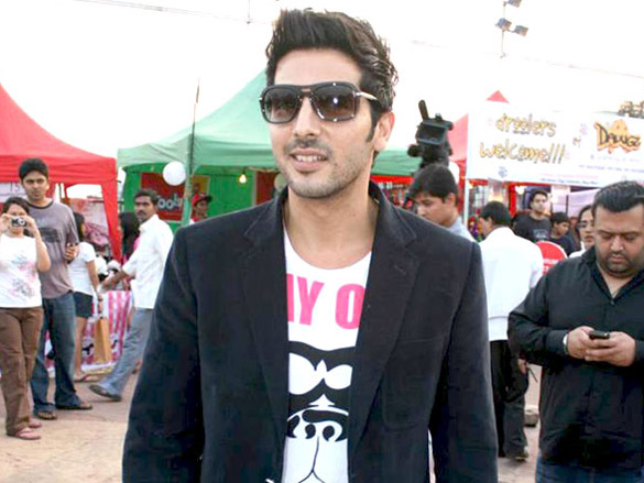zayed khan at farzana contractors dog show 8