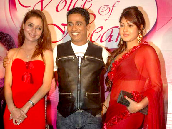 sara khan launches santosh sawants album voice of heart 6
