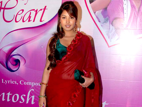 sara khan launches santosh sawants album voice of heart 8