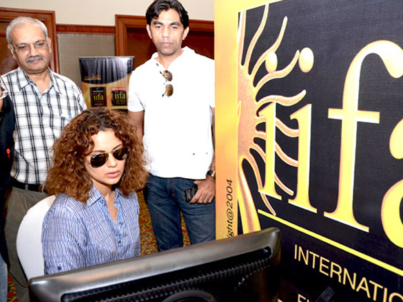 kareena riteish boman and karan cast their iifa vote 21