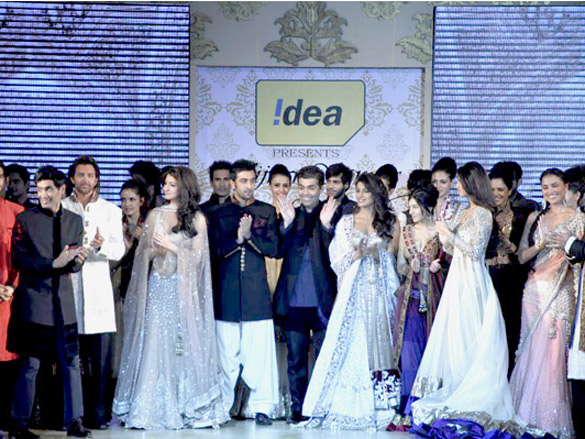 celebs grace shabana azmis charity show mijwan 4