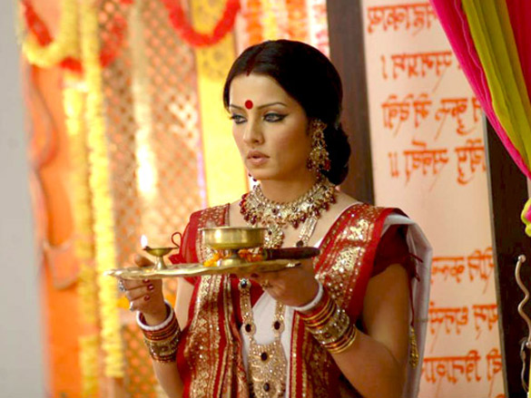 celina jaitly shoots for x age mobile 5
