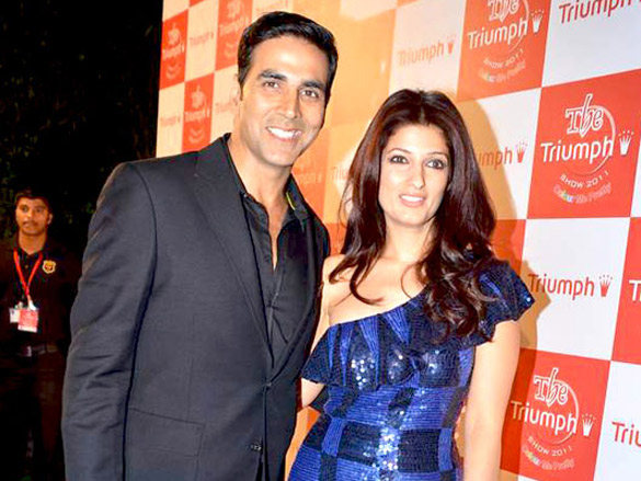 akshay deepika and sonakshi at the triumph show 2011 2