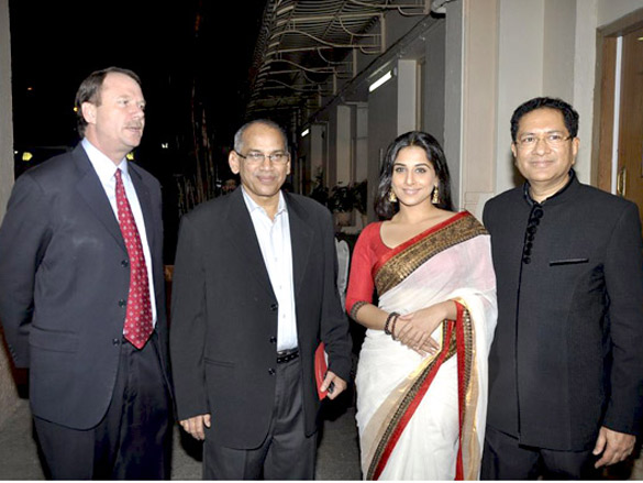 vidya balan hema and esha grace launch of namastey america 8