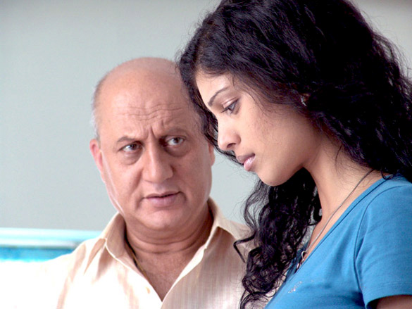 on the sets of yeh faasley 5