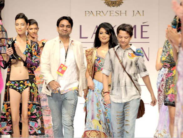 geeta basra walks for parvesh and jai at lakme fashion week 2011 day 1 2