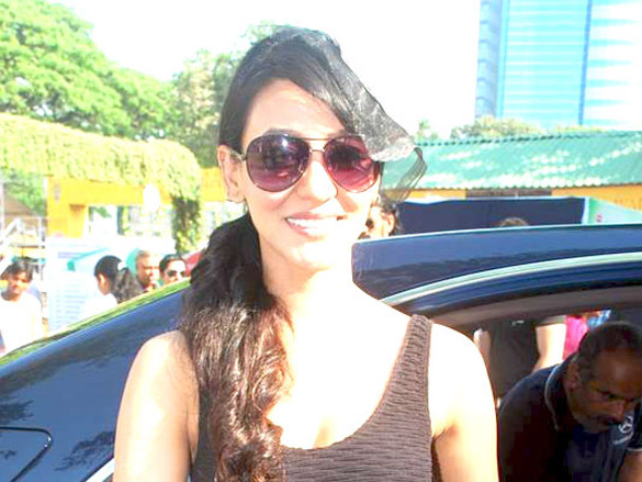 ness wadia with gladrags models at cn wadia cup 9