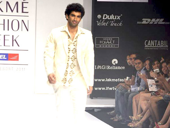 aditya roy kapur walks for debarun at lakme fashion week 2011 day 3 7