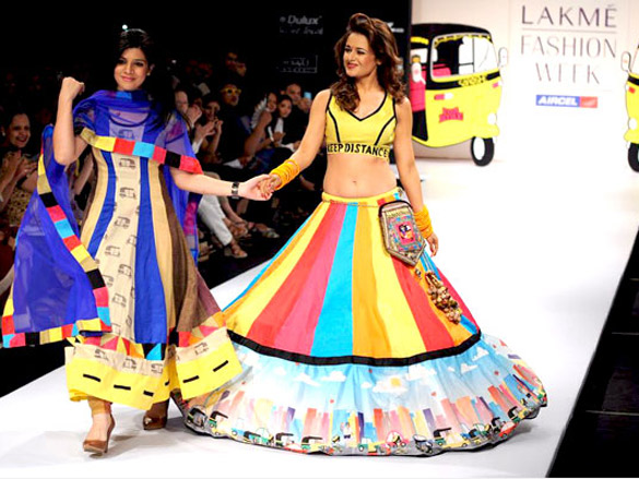 uvika chaudhary walks for sabah khan at lakme fashion week 2011 day 3 2