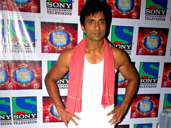 tusshar and sonu sood on the sets of comedy circus 4